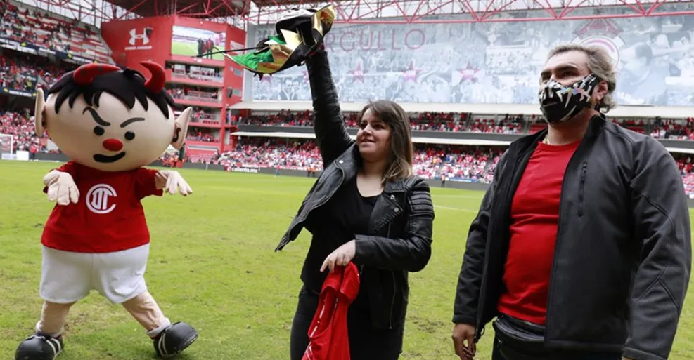 Diablos Rojos del Toluca rindieron gran homenaje a La Parka