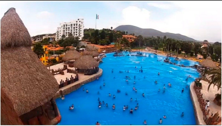 VIDEO: Brutal pelea en balneario de Hidalgo deja 3 muertos y 7 heridos