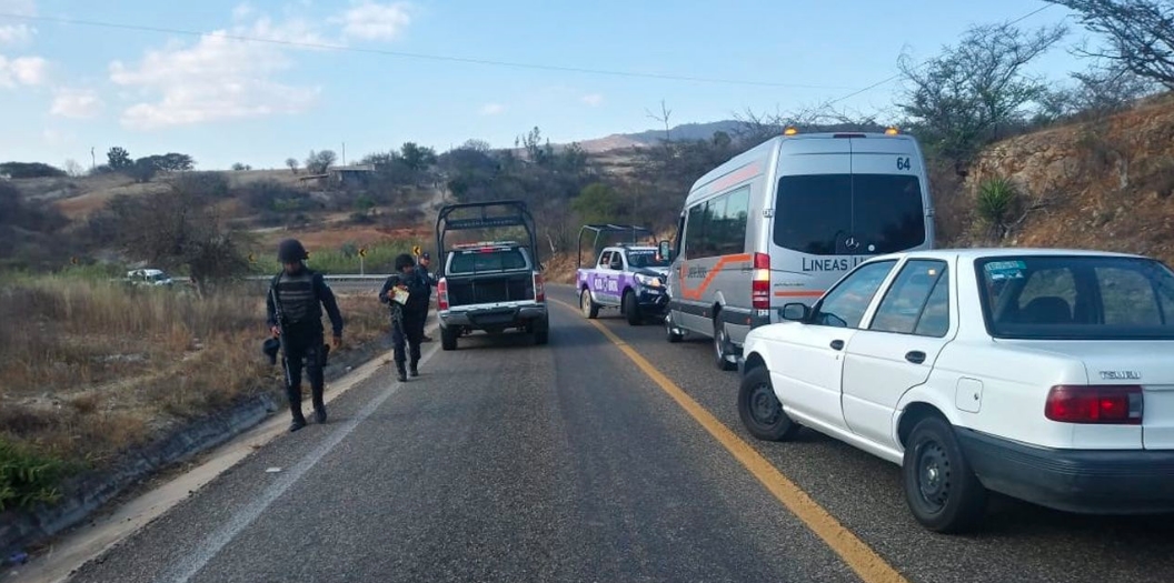 FOTO: Masacran a funcionario dentro de su automóvil en Oaxaca