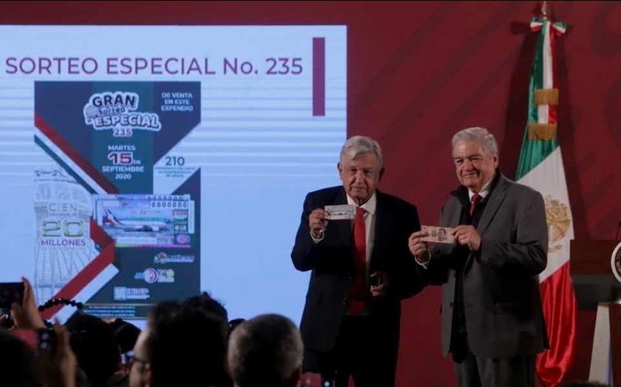 AMLO asegura que se están agotando los “cachitos” del avión presidencial