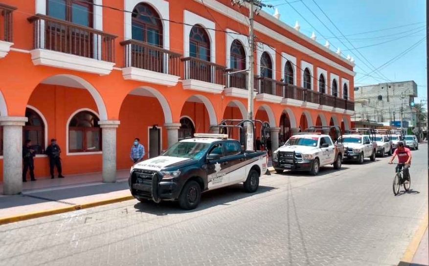 VIDEO: Policía de Ajalpan ignora a presuntos sicarios del CJNG y levantón