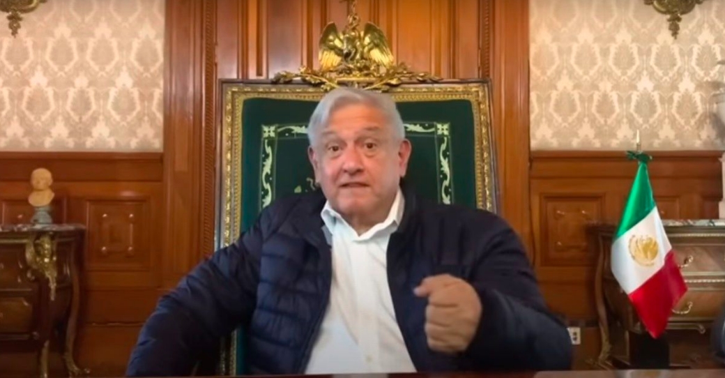 AMLO mandó limpiar la silla presidencial por “estar embrujada”