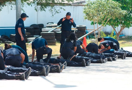 PROFESIONALIZA A POLICÍAS