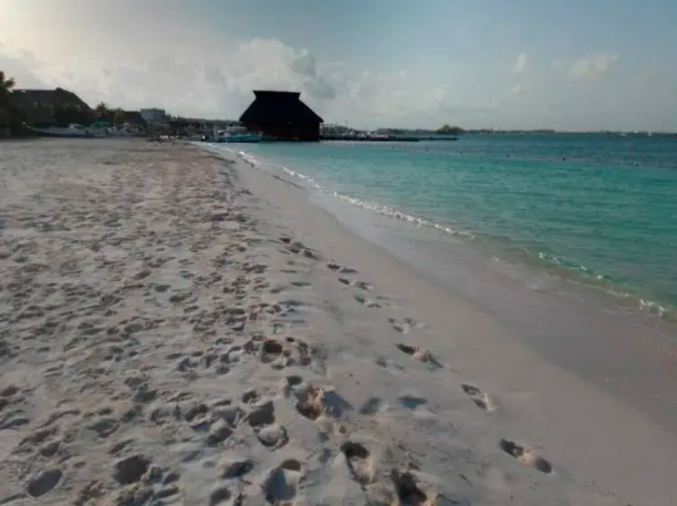 “Desnuda” Isla Mujeres protocolos para el acceso a las playas