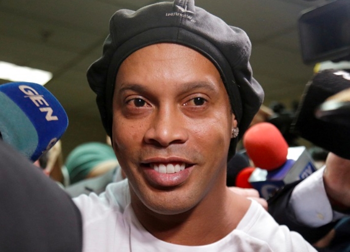 Ronaldinho Gaúcho revela que dio positivo a coronavirus