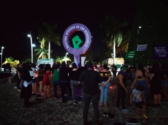 Feministas realizan ritual maya en sede del Congreso del Estado de Q.Roo