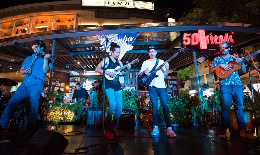 Celebran reducción de impuestos aplicados a artistas de Playa del Carmen