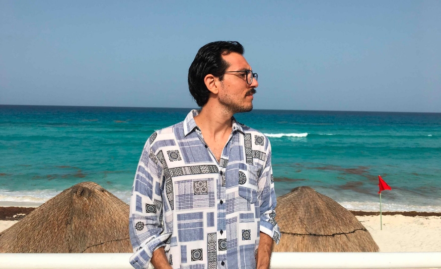 Playa del Carmen: Poeta cancunense gana premio nacional de literatura