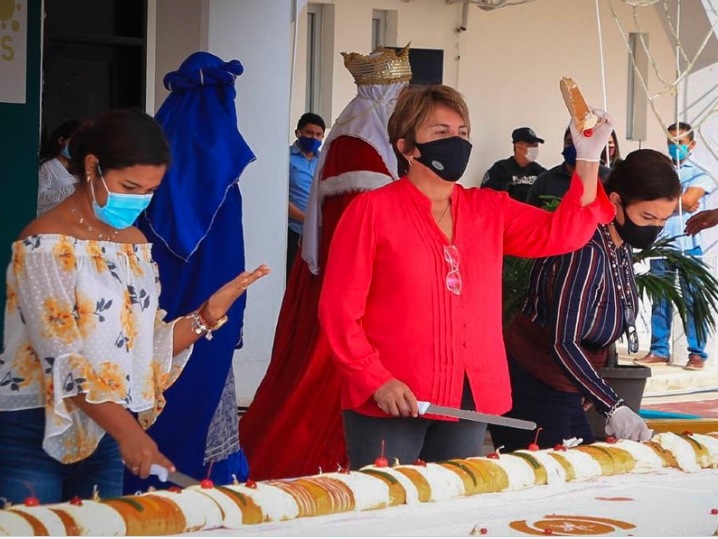 Solidaridad: Promueven unidad familiar con tradicional partida de rosca de Reyes