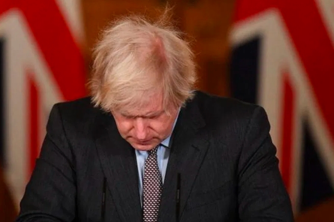 Boris Johnson asume total responsabilidad de muertes por COVID-19 en el Reino Unido