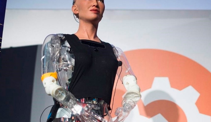 Conoce a Sophia, el robot que luchará contra el coronavirus