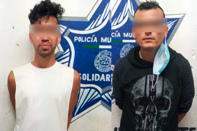 Detienen a extranjero y mexicano durante transacción de droga en Playa del Carmen