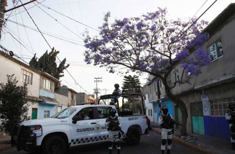 Brigada de vacunación es atacada a balazos en Michoacán