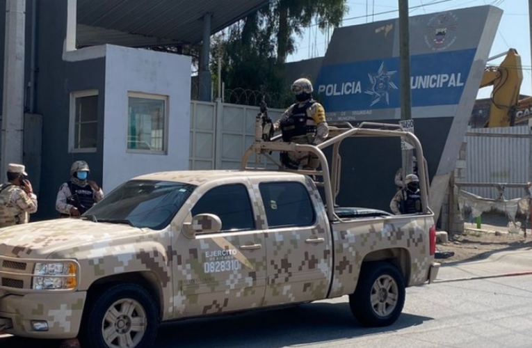 Guardia de Baja California desarma a policía de Rosarito