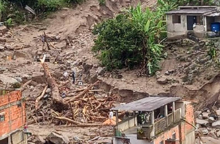 Fuerte lluvias dejan al menos 13 muertos en Mérida, Venezuela