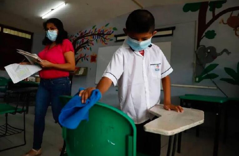 Escuelas presenciales operan aún 90% en Yucatán