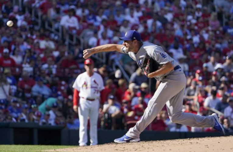 Dodgers y Scherzer someten a los Cardenales