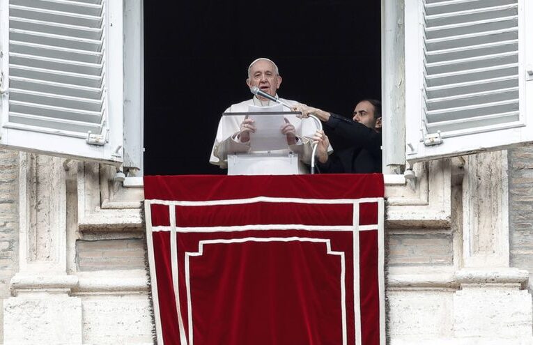 El Papa Francisco reclama a la comunidad internacional que se comprometa “para que cese esta guerra repugnante”