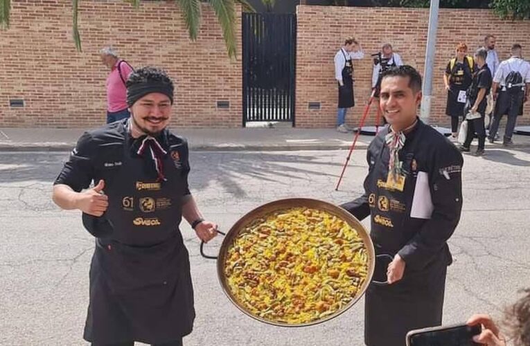 Los cocineros mexicanos de ‘la mejor paella del mundo’: “En México hay una idea errónea de lo que es ese platillo”