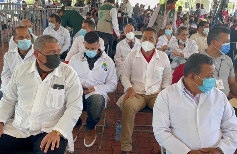 Primeros médicos cubanos llegan a México; 60 comenzarán a trabajar en Nayarit a partir del lunes