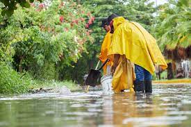 Realiza Ayuntamiento de Cozumel trabajos de limpieza previos y durante las lluvias en Cozumel