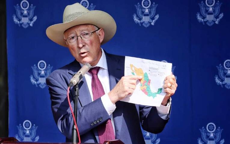 Ken Salazar: La inseguridad enfría la inversión en México