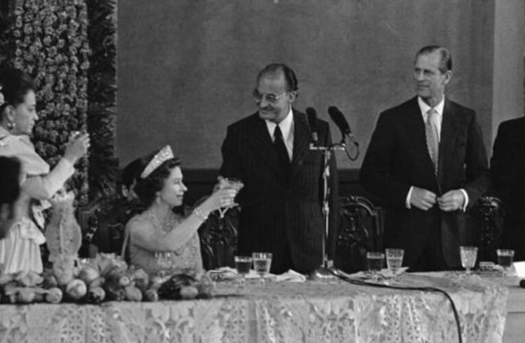 Reina Isabel II y Felipe duque de Edimburgo su visita a Cozumel en 1975