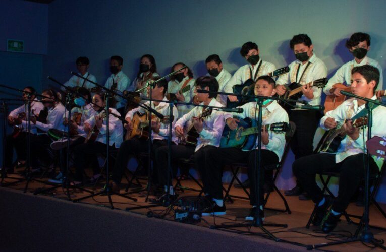 OFRECEN RECITAL ALUMNOS DEL TALLER DE GUITARRA POPULAR DE LA FUNDACIÓN DE PARQUES Y MUSEOS DE COZUMEL