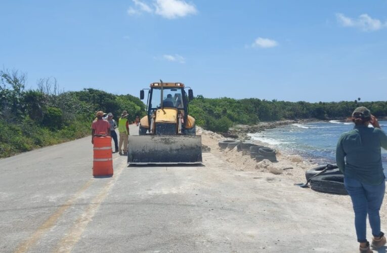 Continúan los trabajos de reparación de la ciclovía en la costa oriente de Cozumel