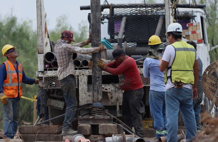 México analiza pedir ayuda internacional para rescatar a 10 mineros atrapados