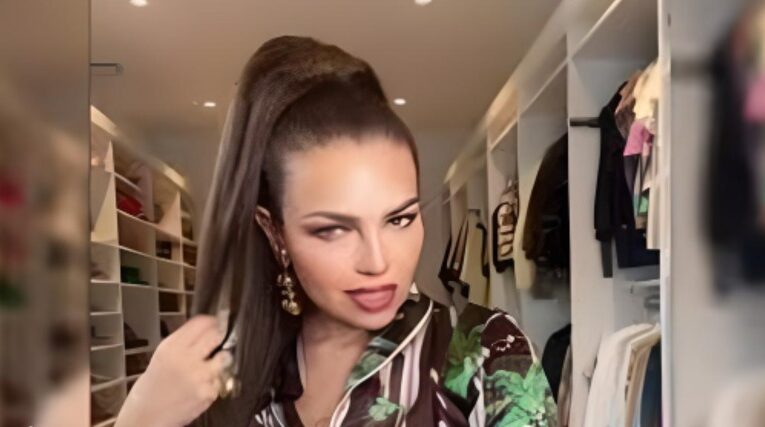 “¡Impactante! Thalía Sorprende a Todos al Perder su Cabellera en Plena Grabación de TikTok [Video]. ¿Qué Pasó Realmente?”