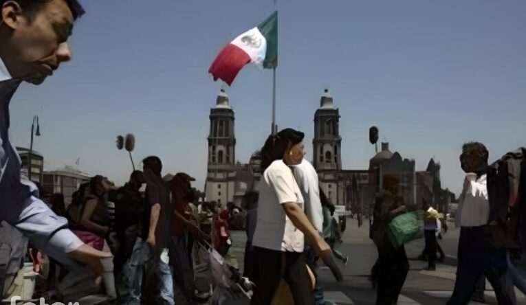 Pobreza en México baja a 46,8 millones de personas en 2022, pero suben carencias