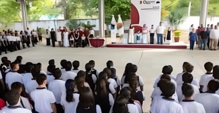 Juanita Alonso inauguró el inicio de ciclo escolar 2023-2024 en Cozumel