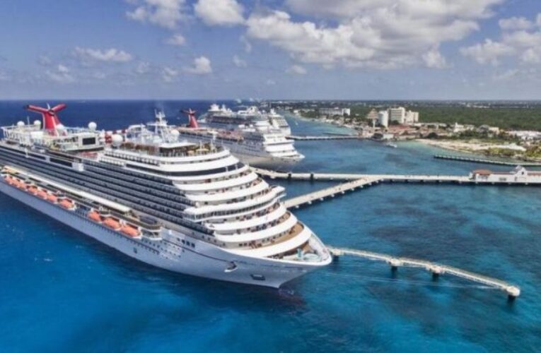 Cozumel bate récord de turistas en un día con 4 cruceros y 5 vuelos