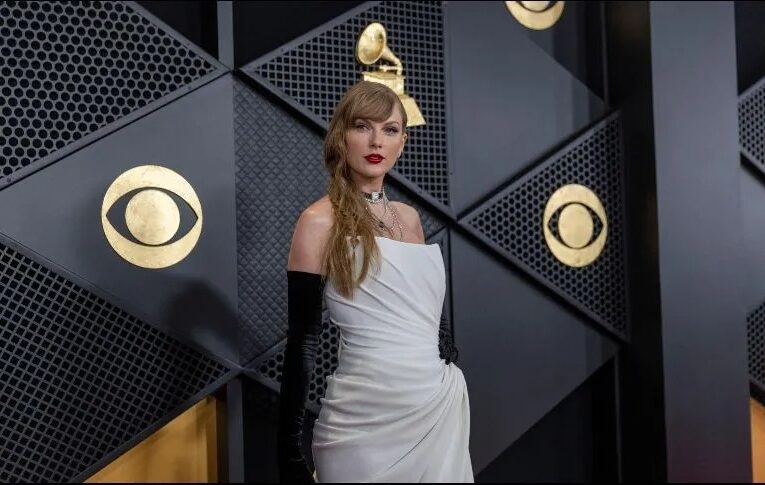 Taylor Swift rompe récord en los Grammys