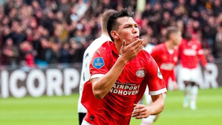 Chucky Lozano causa baja con el PSV por lesión