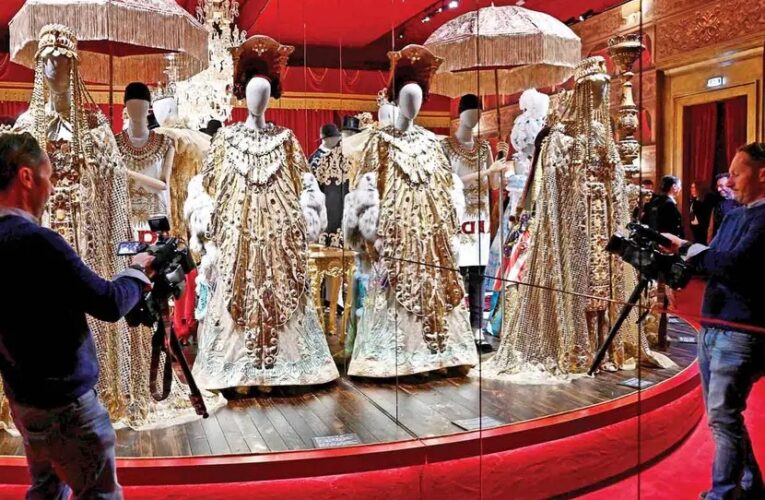 ‘Del corazón a las manos’; Dolce & Gabbana presenta exposición