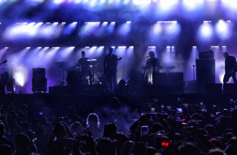 Interpol se avienta canción con Mariachi en su concierto gratuito del Zócalo de la Ciudad de México