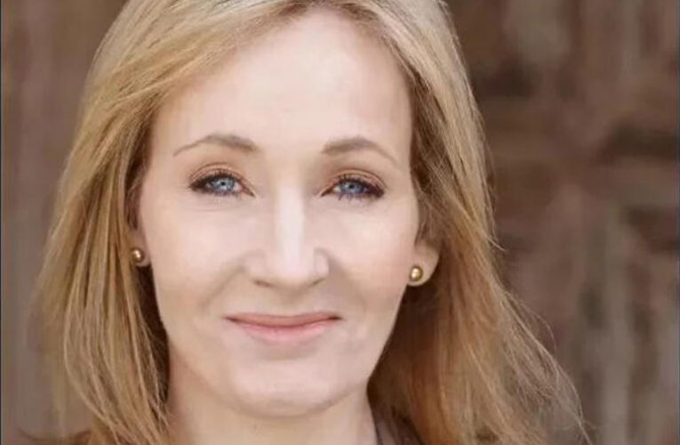 JK Rowling es criticada por llamar hombre a la primera entrenadora trans