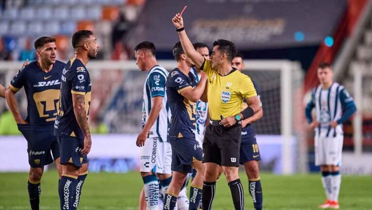 Gustavo Lema confirma que Pumas apelará la expulsión de Nathan Silva