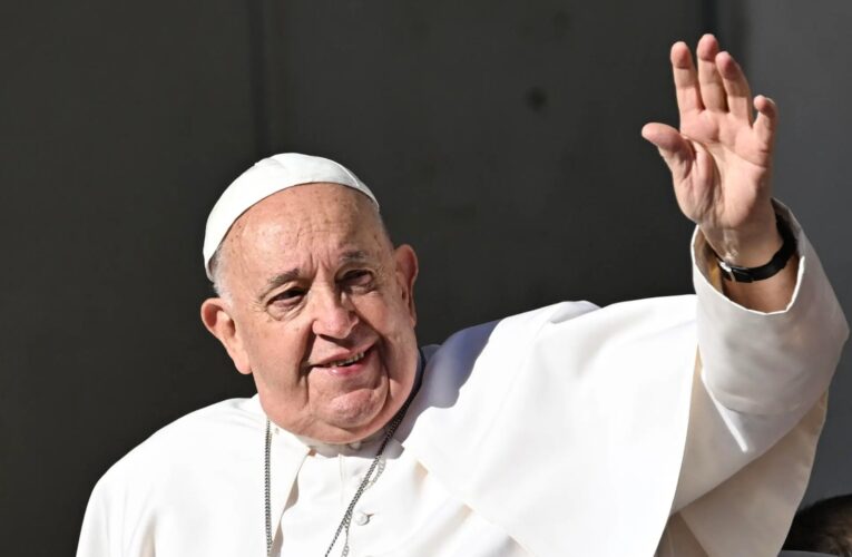 Papa Francisco pide que la ciencia esté al servicio del hombre y no de su destrucción