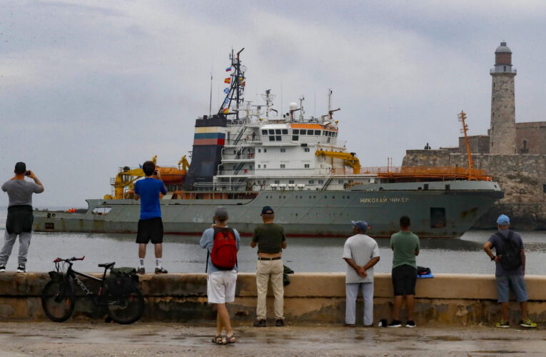 Estados Unidos vigila, pero no ve como una amenaza la flotilla rusa que llegó a Cuba