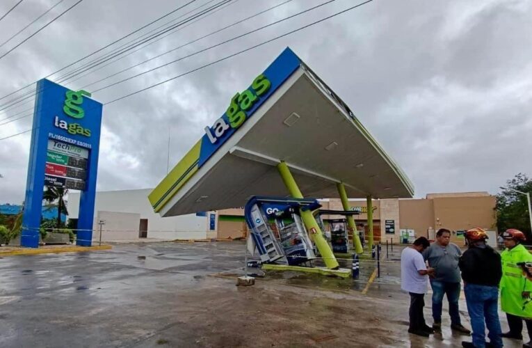 Cierran temporalmente gasolinera en Puerto Aventuras por incidente con estructura