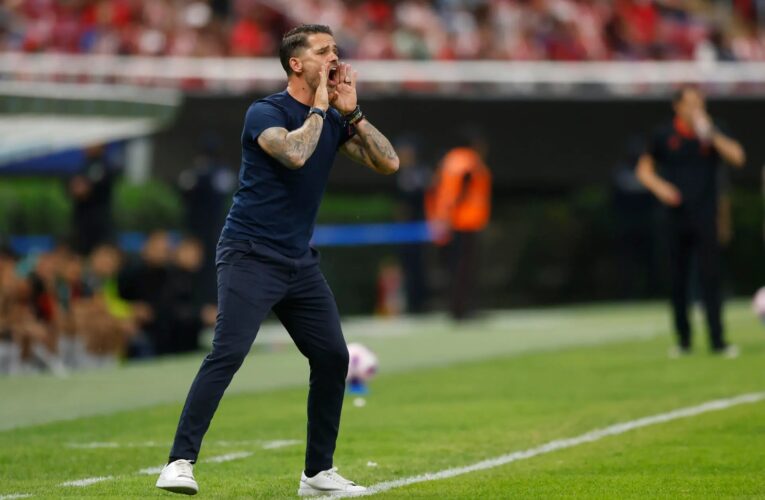 Chivas anuncia la salida del técnico Fernando Gago