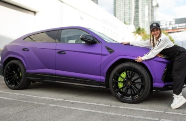 Shakira revela cómo regalará su lujoso Lamborghini