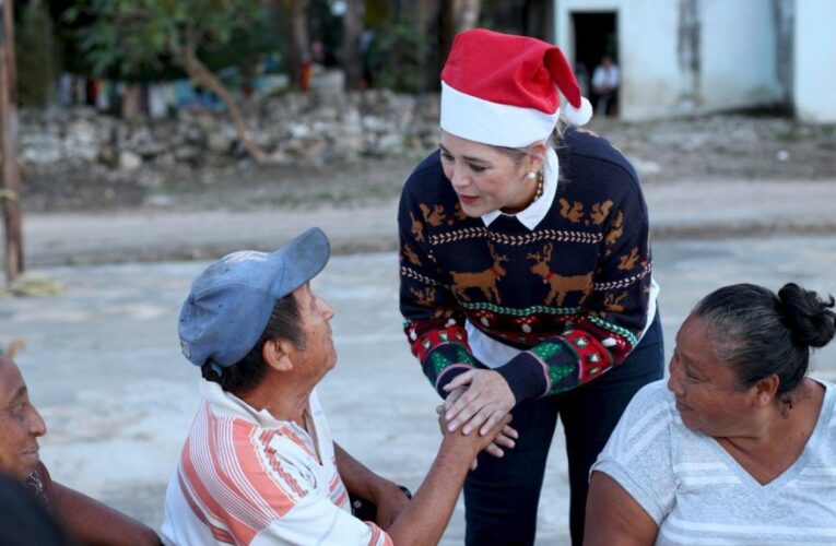 Verónica Camino Farjat lleva alegría y esperanza navideña