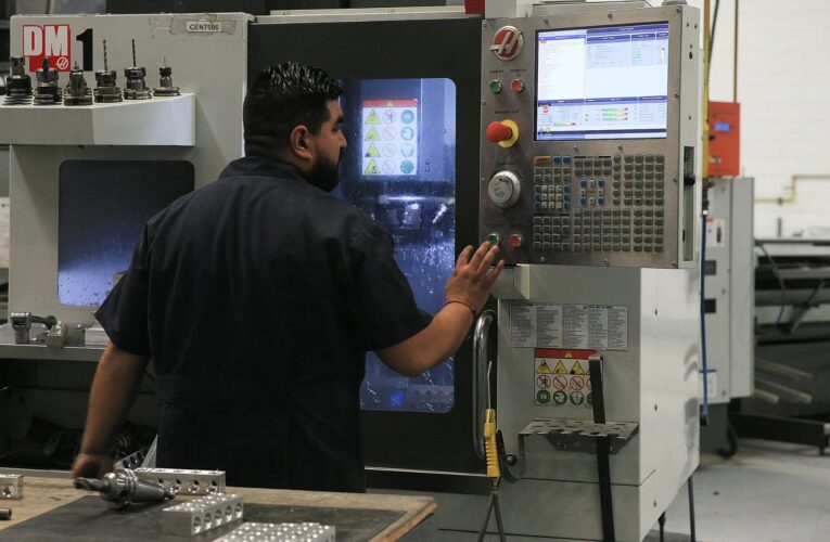 Tasa de desempleo bajó a 2.6% en el cuarto trimestre de 2024