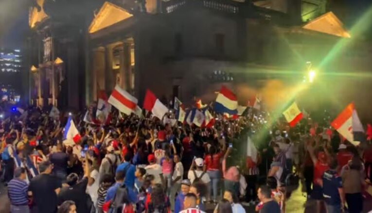 Se arma fiesta rojiblanca de cara al Clásico Tapatío Atlas vs. Chivas