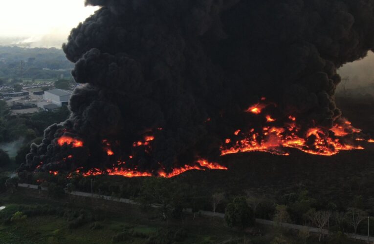 Reportan fuerte incendio en Centro, Tabasco