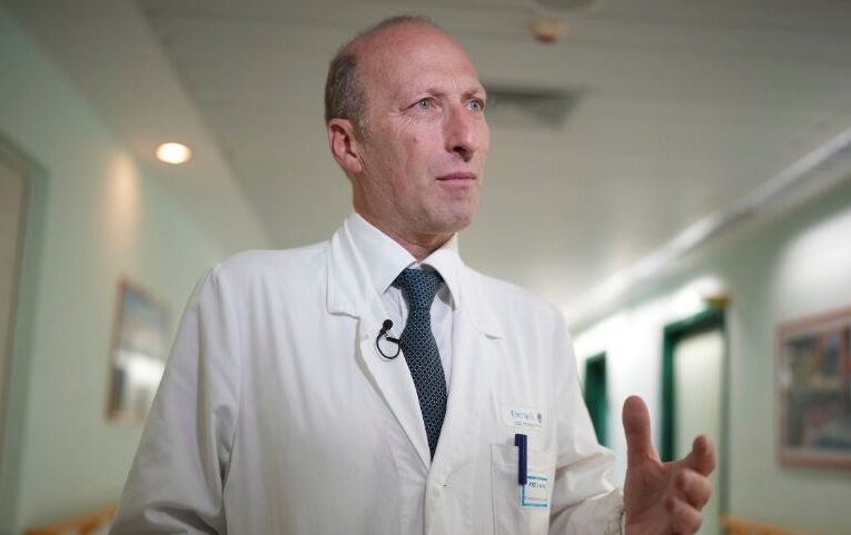 Médico del papa cuenta los últimos momentos de Francisco antes de fallecer